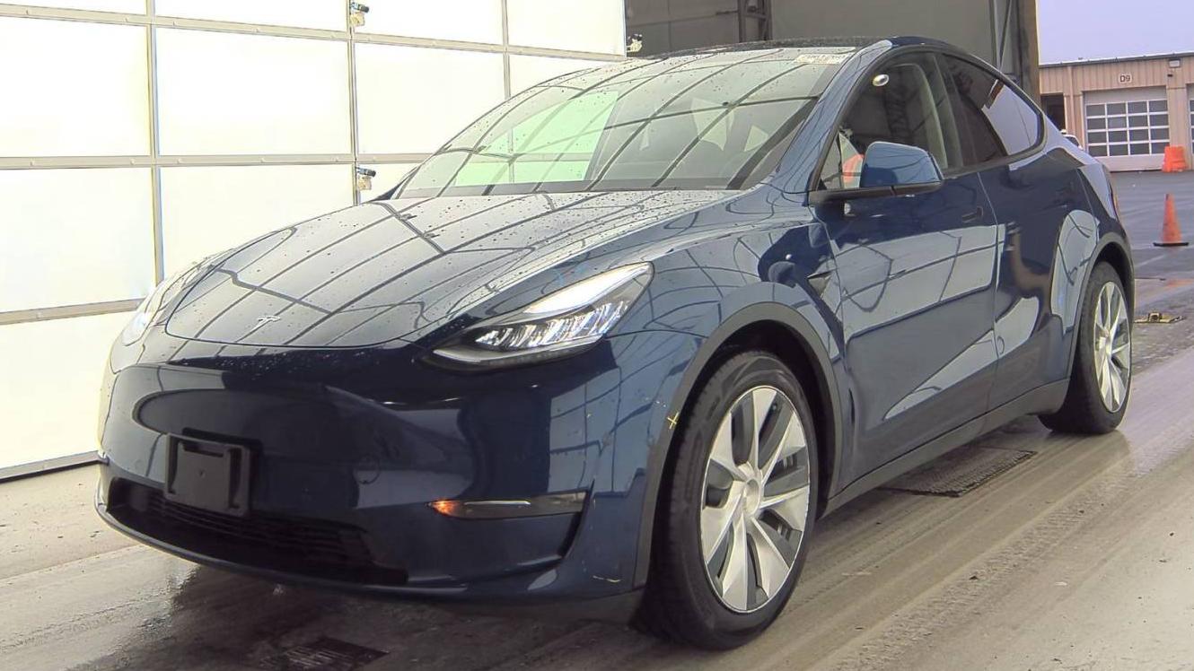 TESLA MODEL Y 2021 5YJYGDEE2MF079799 image